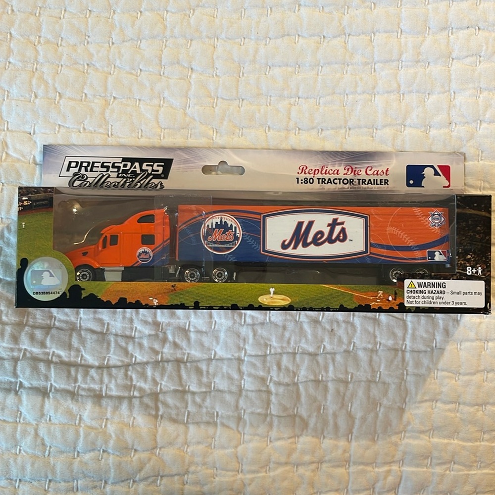 Press Pass Inc Collectables NY Mets die cast truck